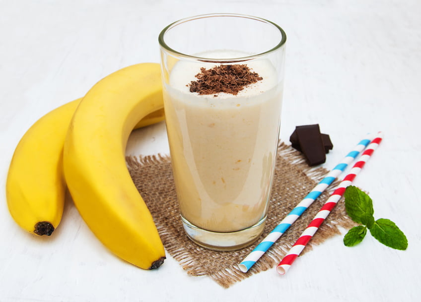 Banana, dates, and carob smoothie