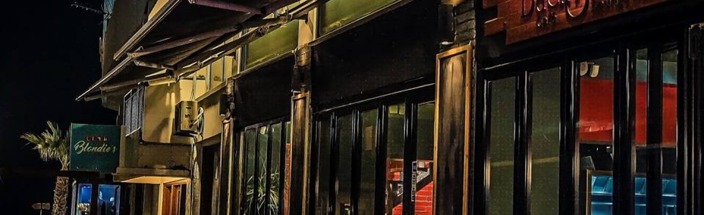 Backstreet Cafe &amp; Lounge Bar, кафе и лаундж-бар Backstreet в Ларнаке