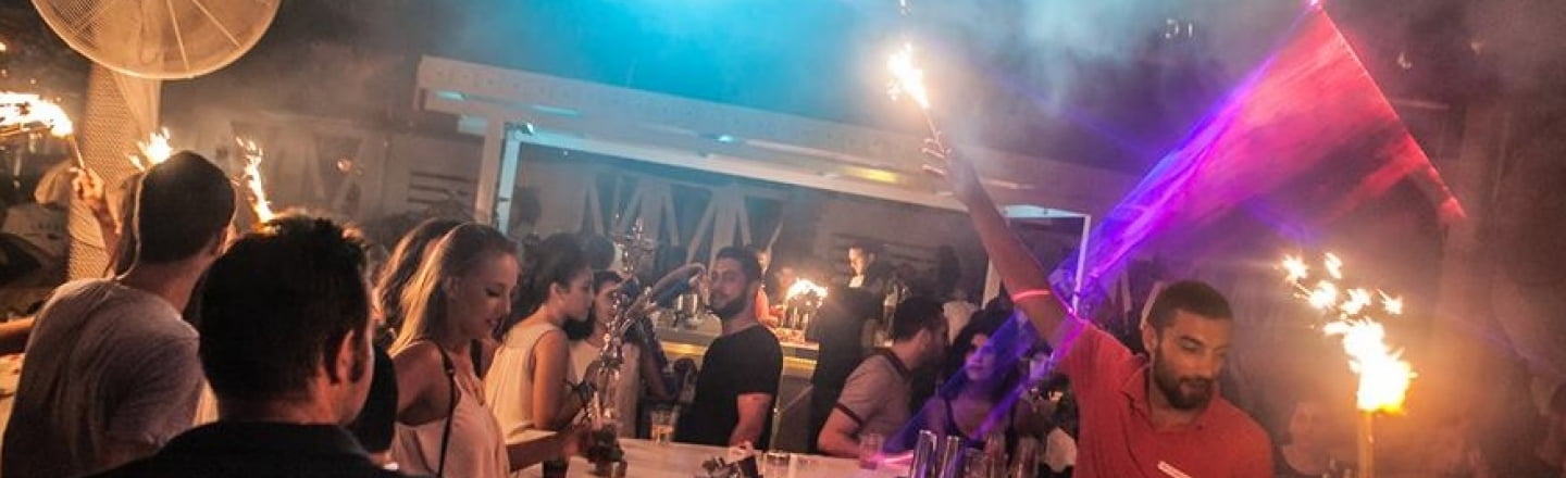 Cherry Beach Bar, пляжный бар Cherry в Ларнаке