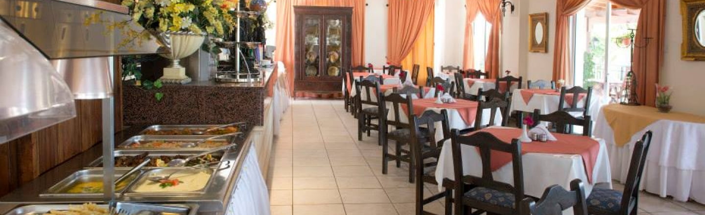Ресторан отеля Akamanthea Holiday Village в Полисе
